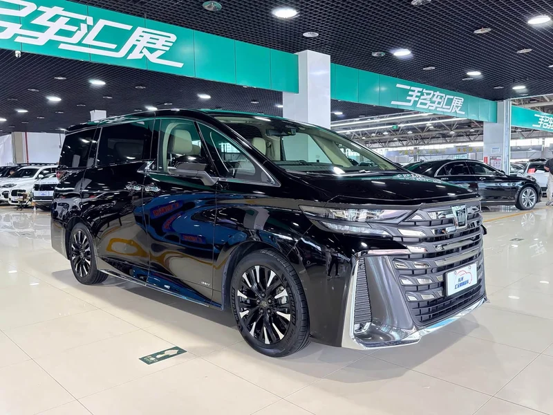 Toyota Vellfire — фото 3