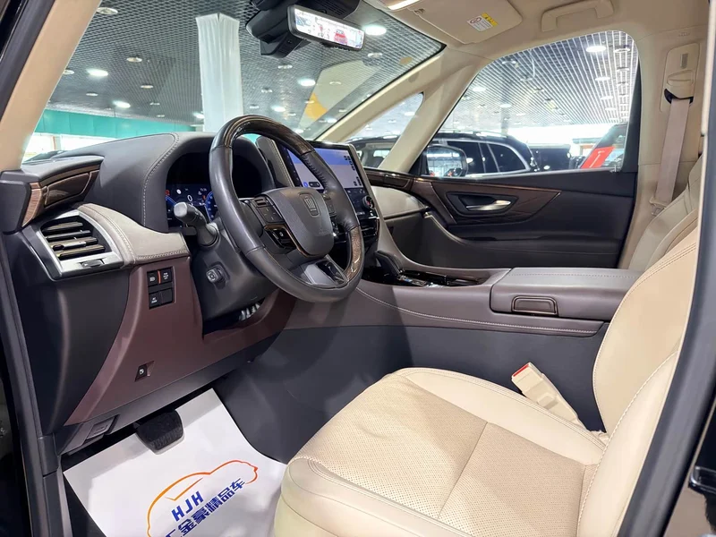 Toyota Vellfire — фото 4