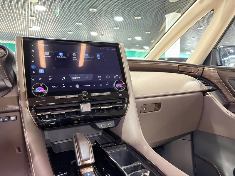 Toyota Vellfire — фото 6