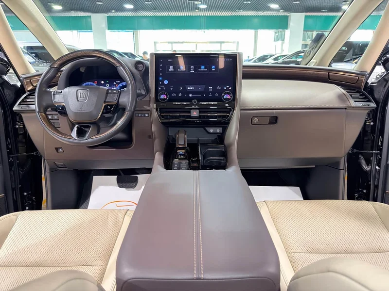 Toyota Vellfire — фото 8