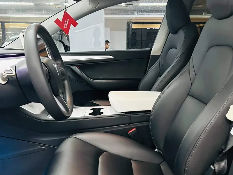 Tesla Model Y — фото 8