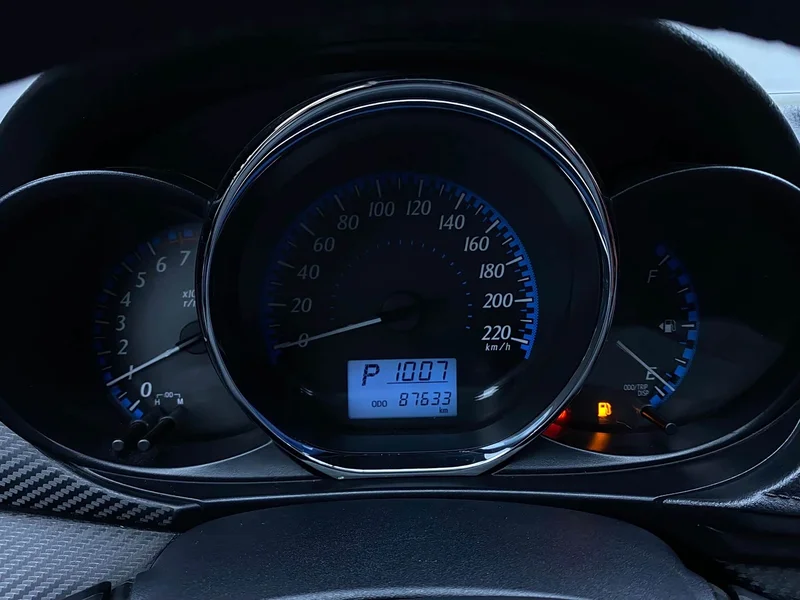 Toyota Yaris L — фото 7