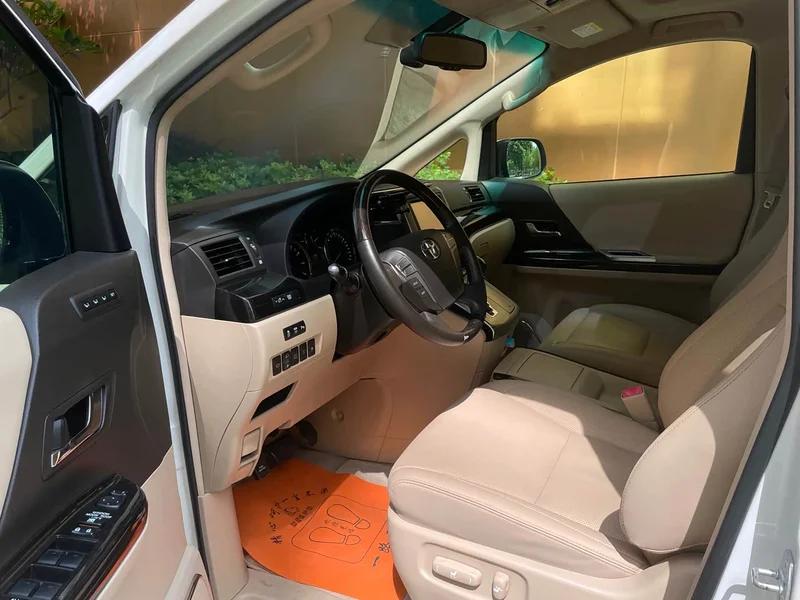 Toyota Alphard — фото 6