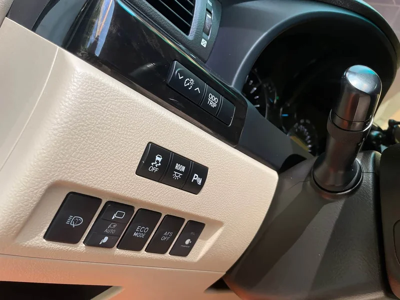 Toyota Alphard — фото 10