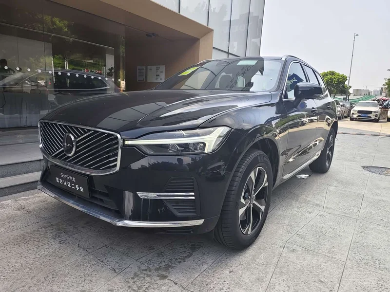 Volvo XC60 — фото 1