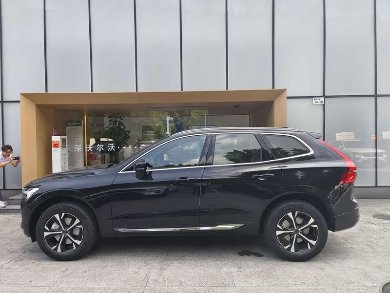 Volvo XC60 — фото 4