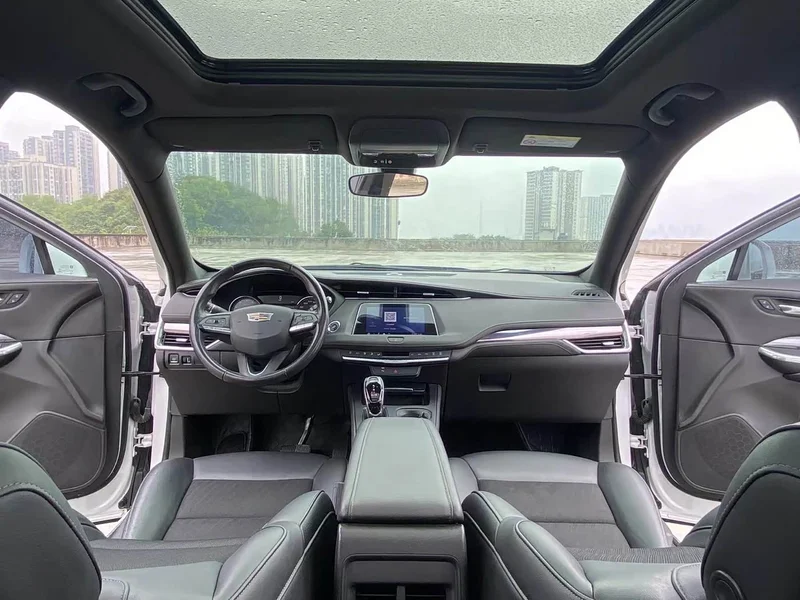 Cadillac XT4 — фото 7