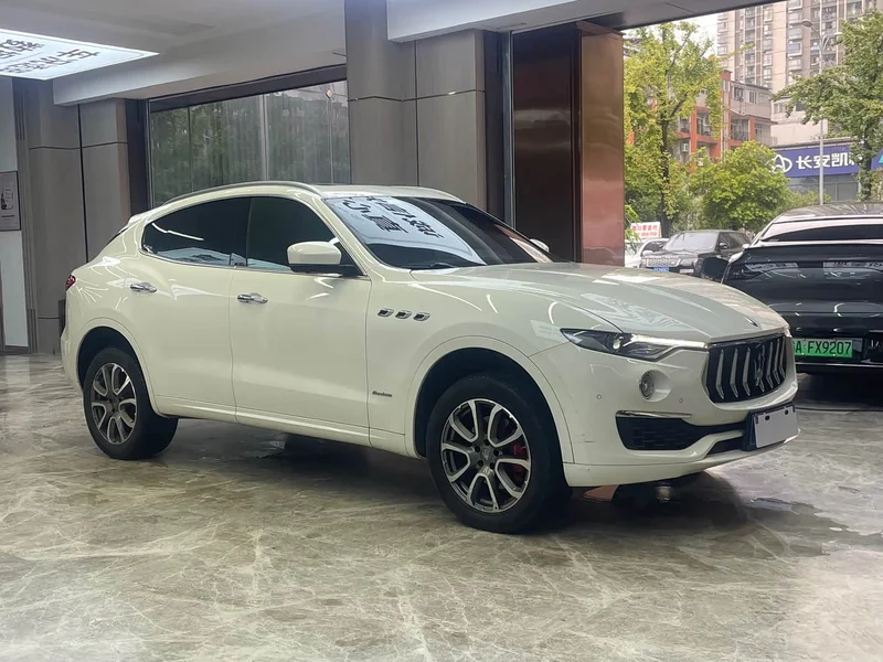Maserati Levante — фото 3
