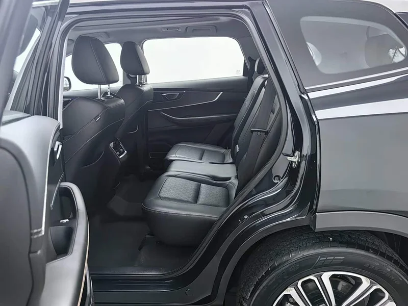 Chery Tiggo 8 — фото 15