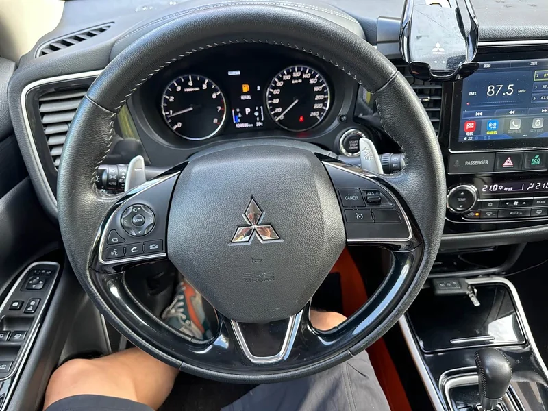 Mitsubishi Outlander — фото 15