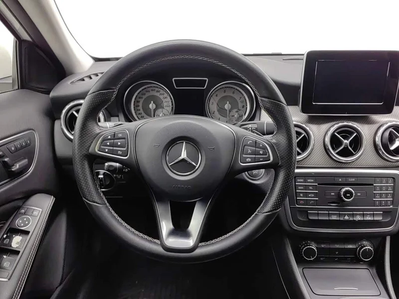 Mercedes-Benz GLA — фото 11