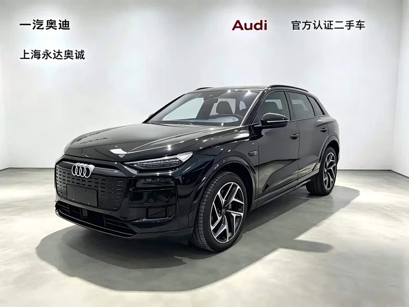 Audi Q6L e-tron — фото 1