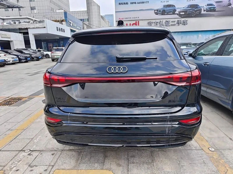 Audi Q6L e-tron — фото 3