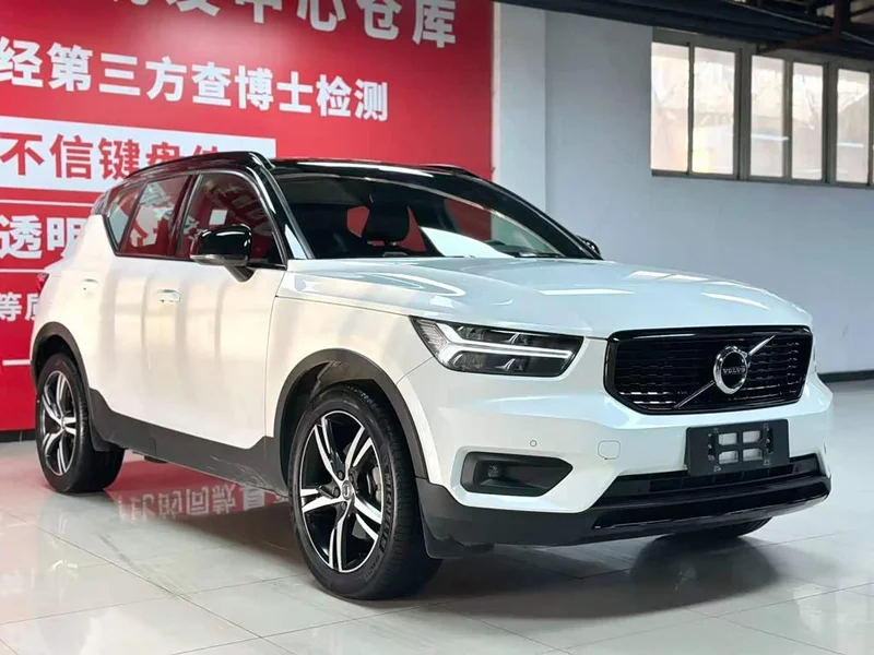 Volvo XC40 — фото 2