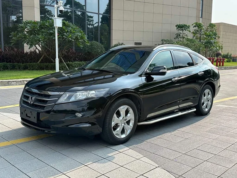 Honda Crosstour — фото 1