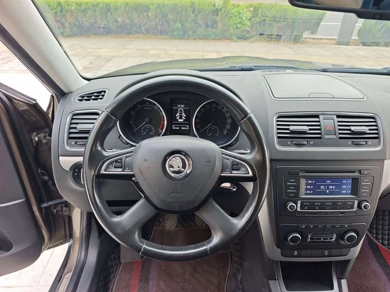 Skoda Yeti — фото 11