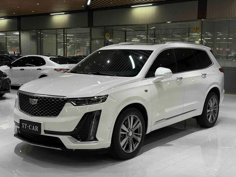 Cadillac XT6 — фото 1