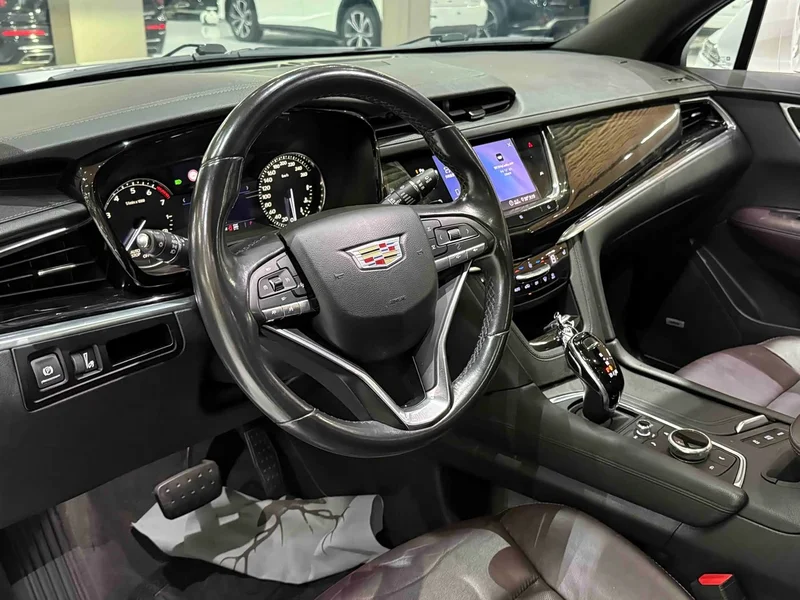 Cadillac XT6 — фото 11