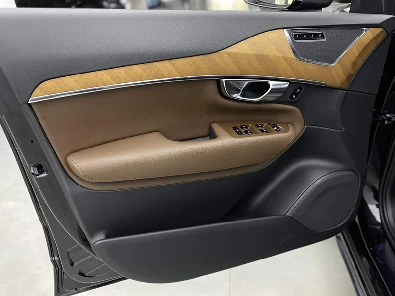 Volvo XC90 — фото 12
