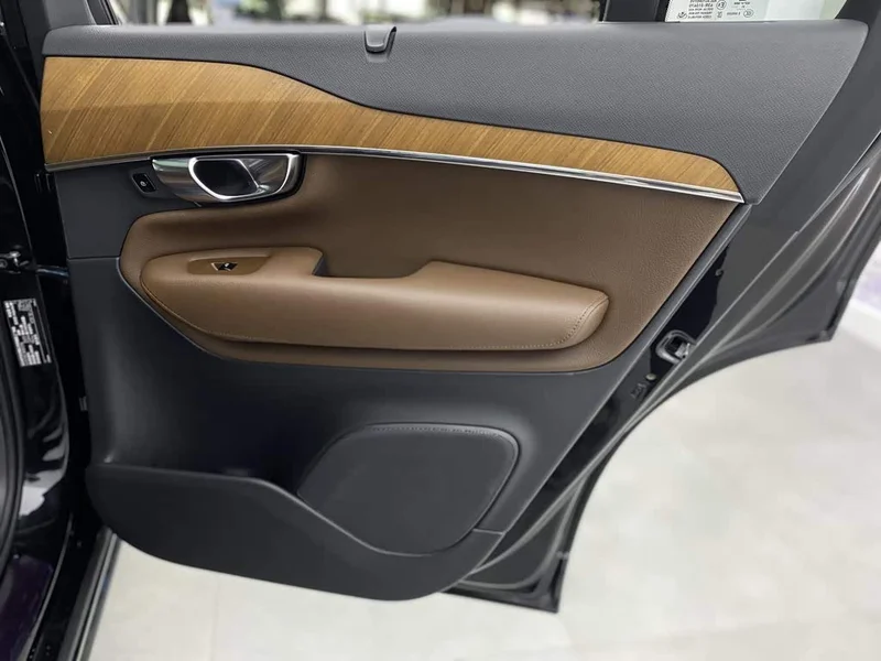 Volvo XC90 — фото 19