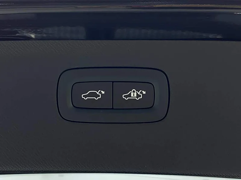 Volvo XC90 — фото 22