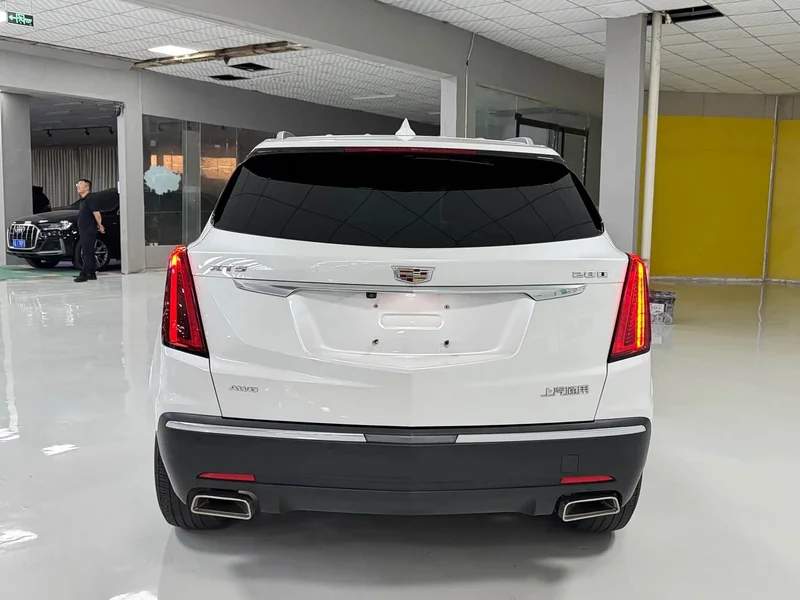 Cadillac XT5 — фото 8