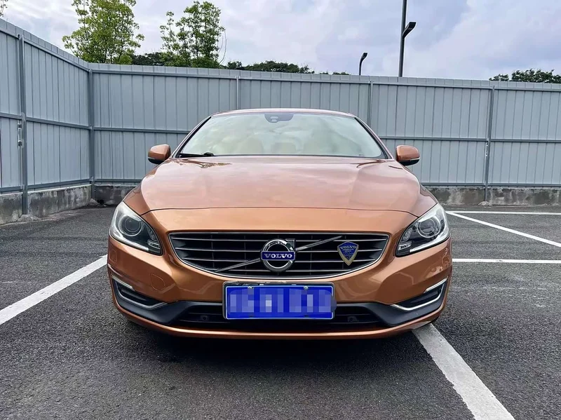 Volvo S60 — фото 2