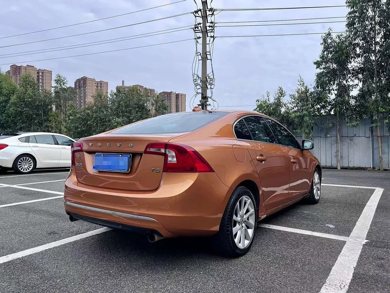 Volvo S60 — фото 4