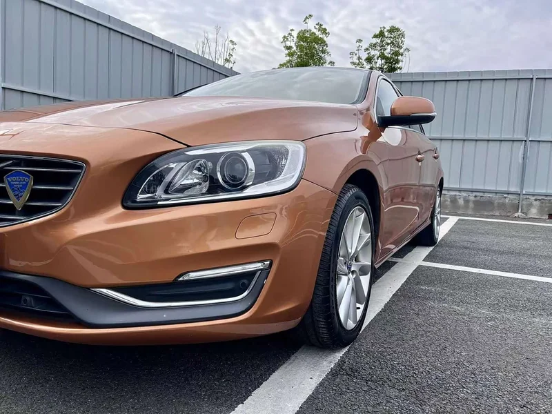 Volvo S60 — фото 7