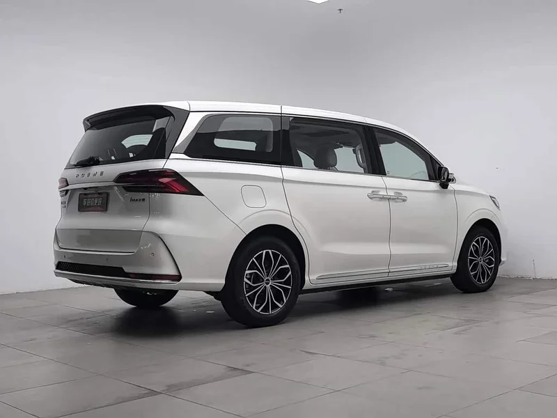 Roewe iMAX8 New Energy — фото 2