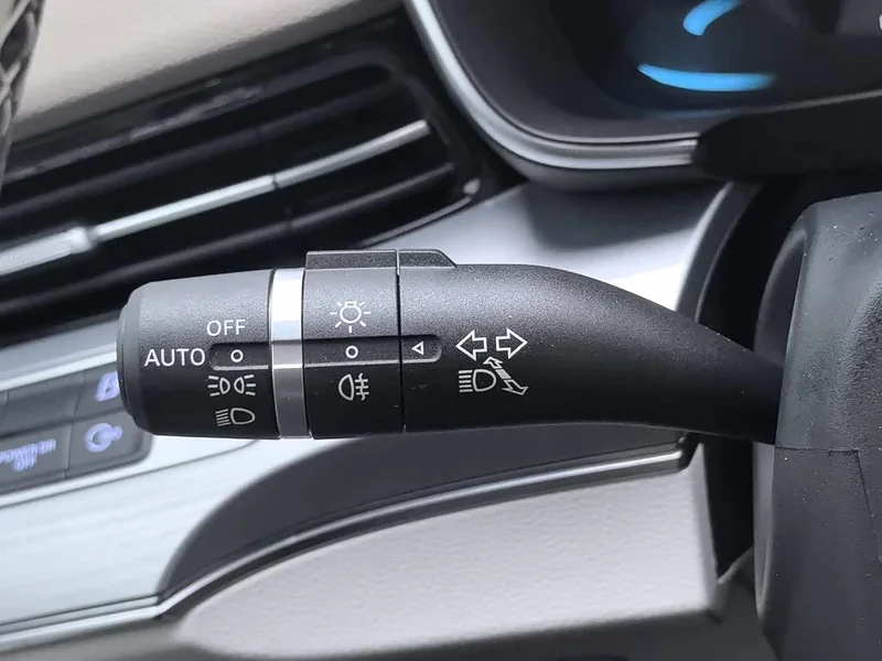 Roewe iMAX8 New Energy — фото 21