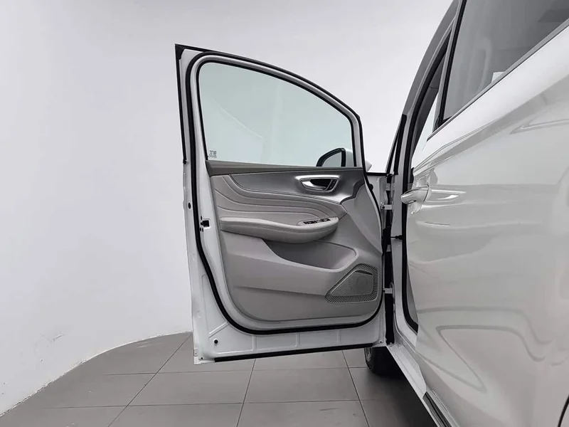 Roewe iMAX8 New Energy — фото 8