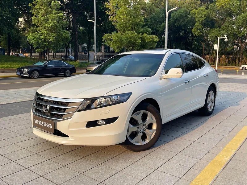 Honda Crosstour — фото 1