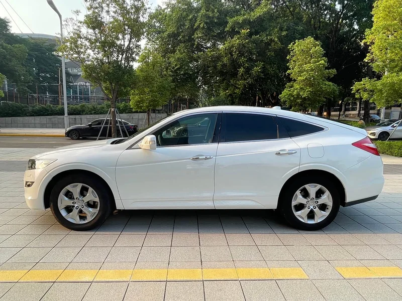 Honda Crosstour — фото 4
