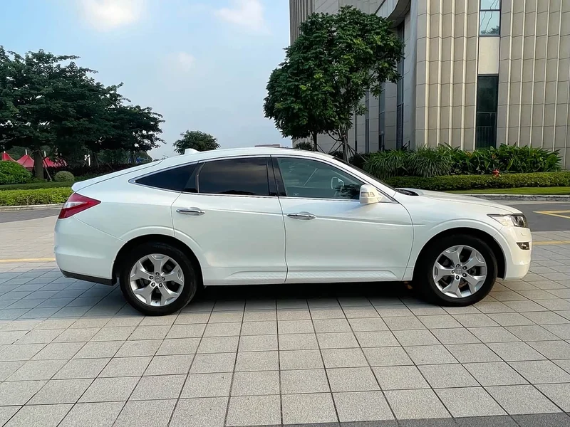 Honda Crosstour — фото 8