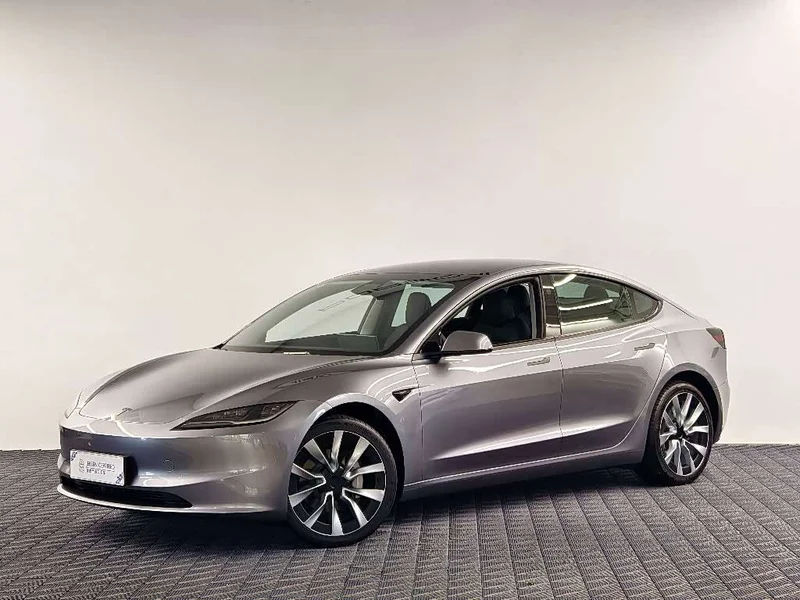 Tesla Model 3 — фото 1