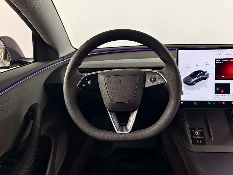 Tesla Model 3 — фото 11