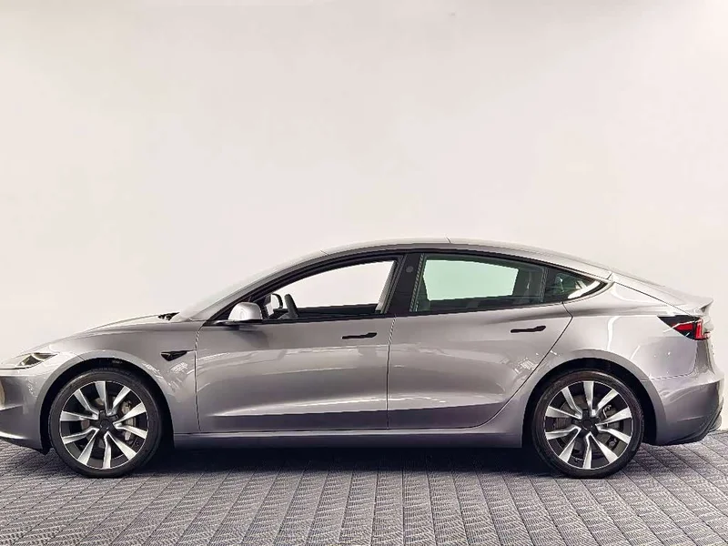 Tesla Model 3 — фото 4