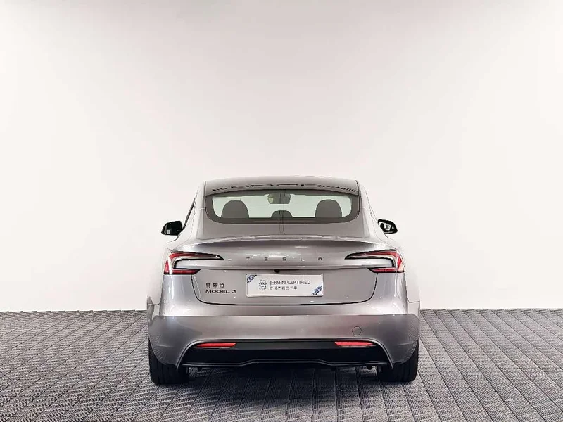 Tesla Model 3 — фото 6