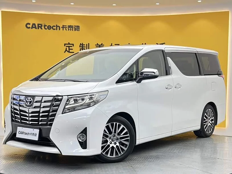 Toyota Alphard — фото 1