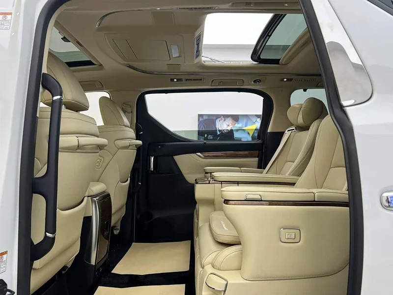 Toyota Alphard — фото 23