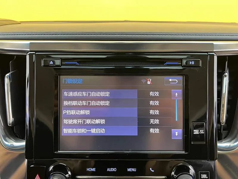 Toyota Alphard — фото 25