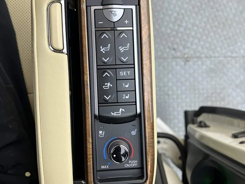 Toyota Alphard — фото 30