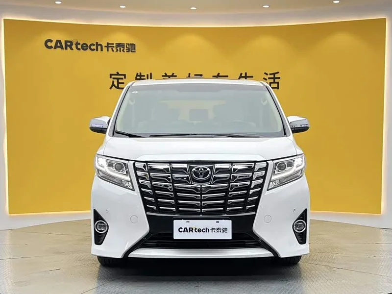 Toyota Alphard — фото 3