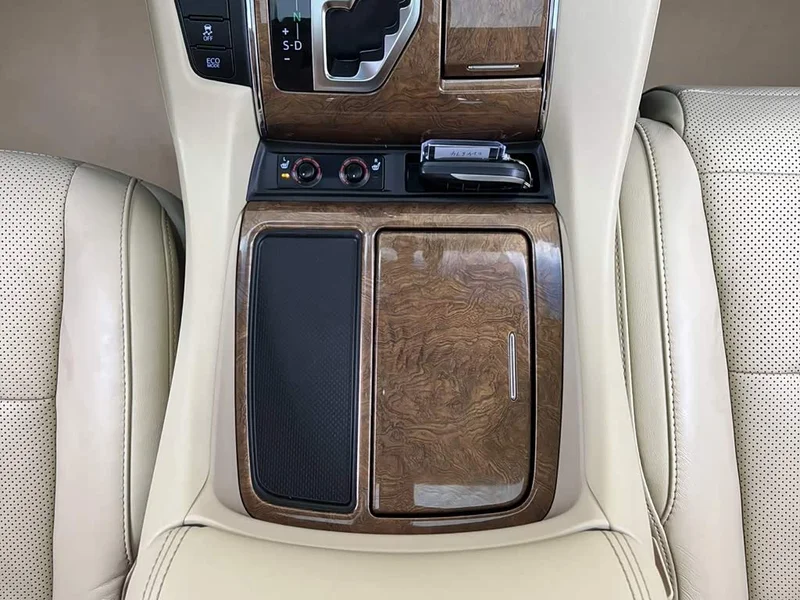 Toyota Alphard — фото 32