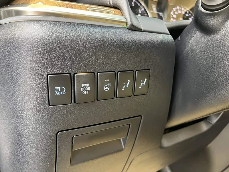 Toyota Alphard — фото 42