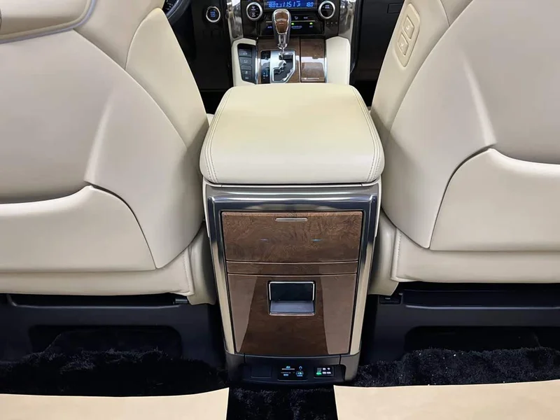 Toyota Alphard — фото 44