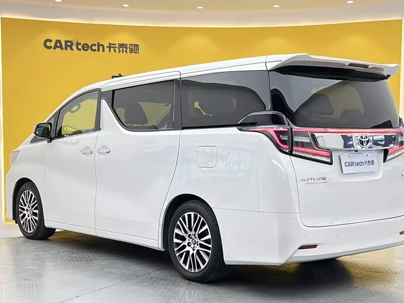 Toyota Alphard — фото 6