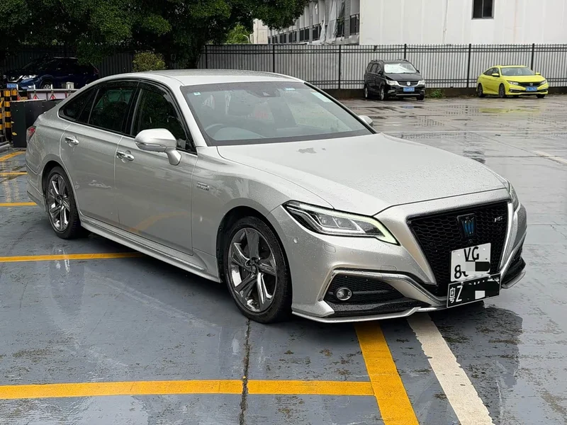 Toyota Crown Imported — фото 1