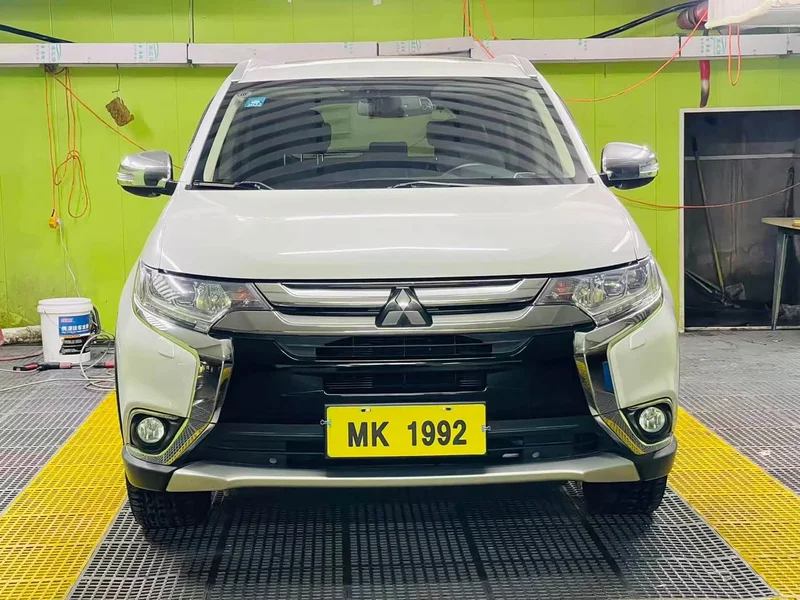 Mitsubishi Outlander — фото 2